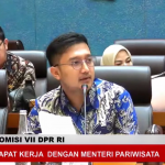 Anggota Komisi VII DPR RI dari Fraksi PAN, Arizal Tom Liwafa saat Rapat bersama Menteri Pariwisata. (Foto:Tangkapan layar/ Ubay)