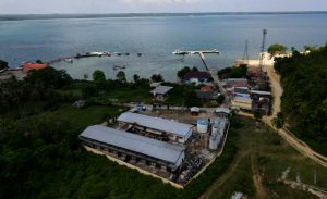 PLN Madura Operasikan Tower 20 KV, Terangi Pulau Mamburit