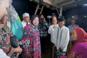 Buruh Tani Miskin di Pelosok Sampang Sangat Bahagia Saat Dikunjungi Risma