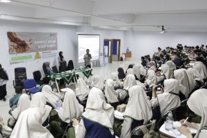 Kolaborasi UM Bandung dan SMP Islam Cendekia: Edukasi Dampak Rokok dan Vape untuk Generasi Muda