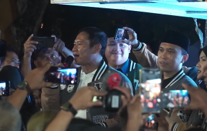 Yes-Dirham Deklarasi Kemenangan, Yuhronur: Lamongan Belum Waktunya Ganti Bupati