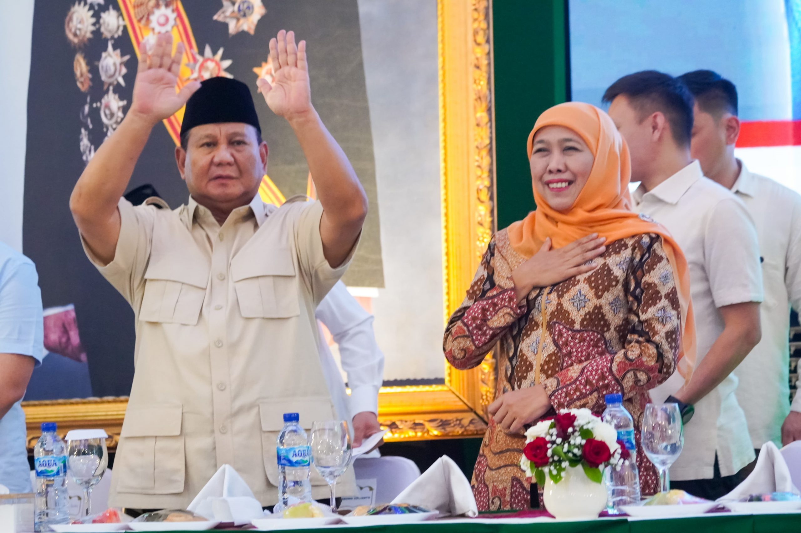 Presiden RI Prabowo Subianto (kiri) dan Cagub Jatim nomor urut 2 Khofifah Indar Parawansa. (Foto:IST)