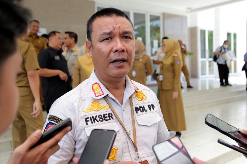 Masa Tenang, Satpol PP Kota Surabaya Tertibkan Alat Peraga Kampanye