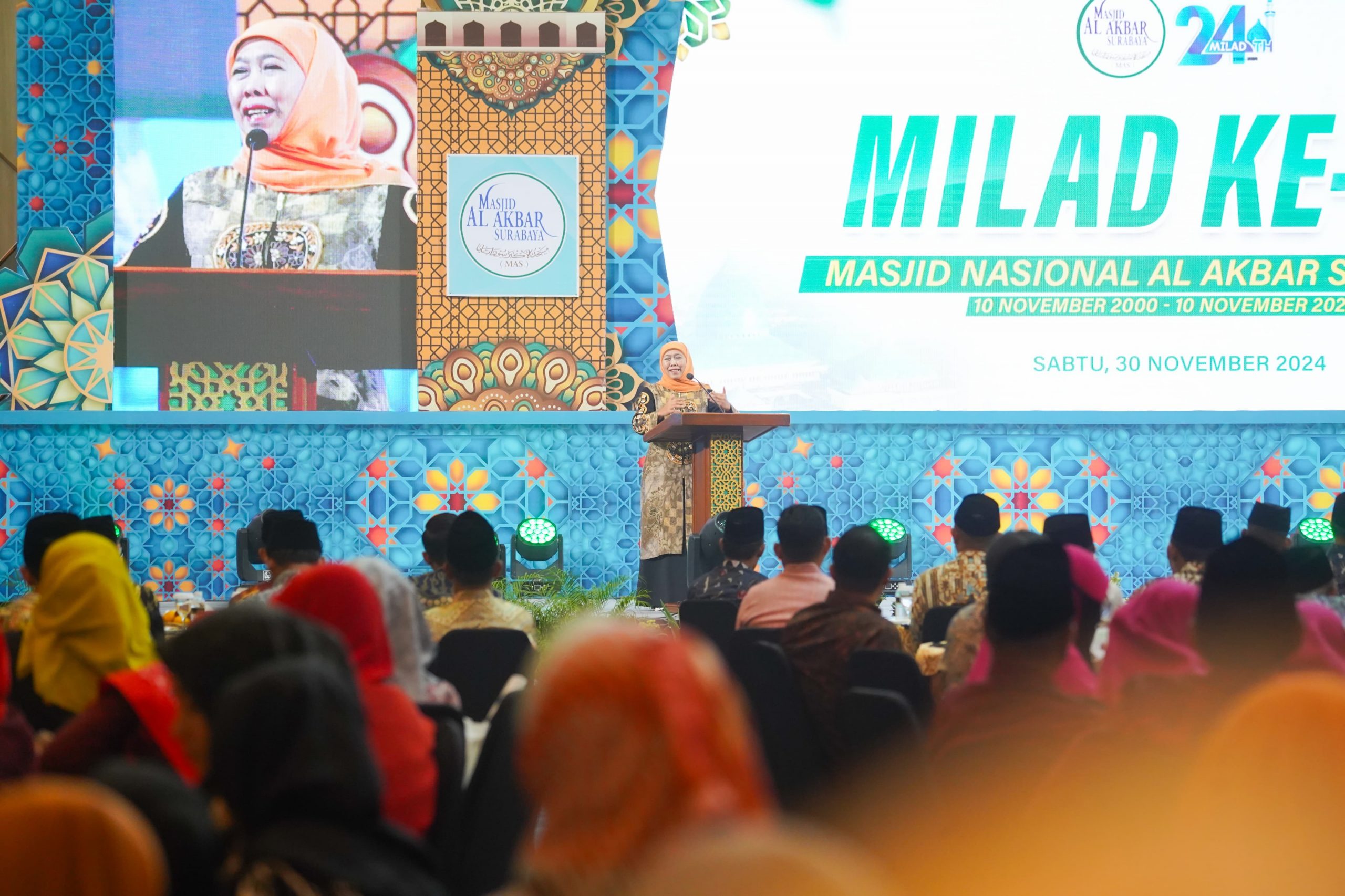 Khofifah Indar Parawansa saat Milad ke-24 Masjid Nasional Al Akbar Surabaya, Sabtu (30/11/2024). (Foto:IST)