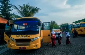 Transportasi Bus Sekolah Surabaya Layani Ribuan Pelajar Selama November 2024