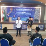 Anggota Fraksi PAN DPR RI, Arizal Tom Liwafa (kiri) saat Sosialisasi Empat Pilar Kebangsaan di Aula Gedung PDM Sidoarjo, Ahad (22/12/2024).(Foto:IST)