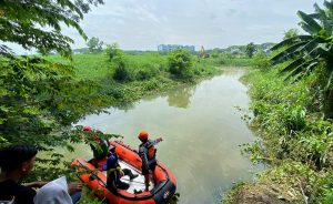 Pencarian Balita Hanyut di Surabaya Perluas Radius