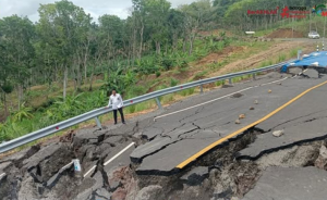 Libur Nataru ke Malang Selatan Terganggu; Kelok 9 Longsor Parah, JLS Putus Total