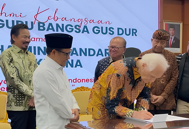 Penandatanganan Rekomendasi Pahlawan Nasional untuk Guru Bangsa Gus Dur oleh sejumlah tokoh masyarakat dan tokoh lintas iman.