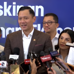 Menko Bidang Infrastruktur dan Pembangunan Kewilayahan, Agus Harimurti Yudhoyono (AHY) menjelaskan rencana kelanjutan pembangunan Ibu Kota Negara (IKN) Nusantara di era pemerintahan Presiden Prabowo Subianto,usai menghadiri Rapimnas Kadin 2024 di Jakarta, Ahad (1/12/2024). (Foto:Ubay)
