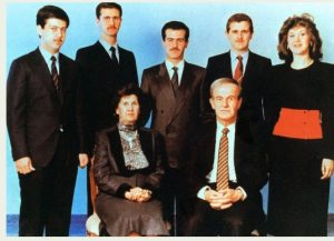 Massa di Jaramana Gulingkan Patung Hafez Al-Assad, Akhiri Era Kekuasaan Assad di Suriah