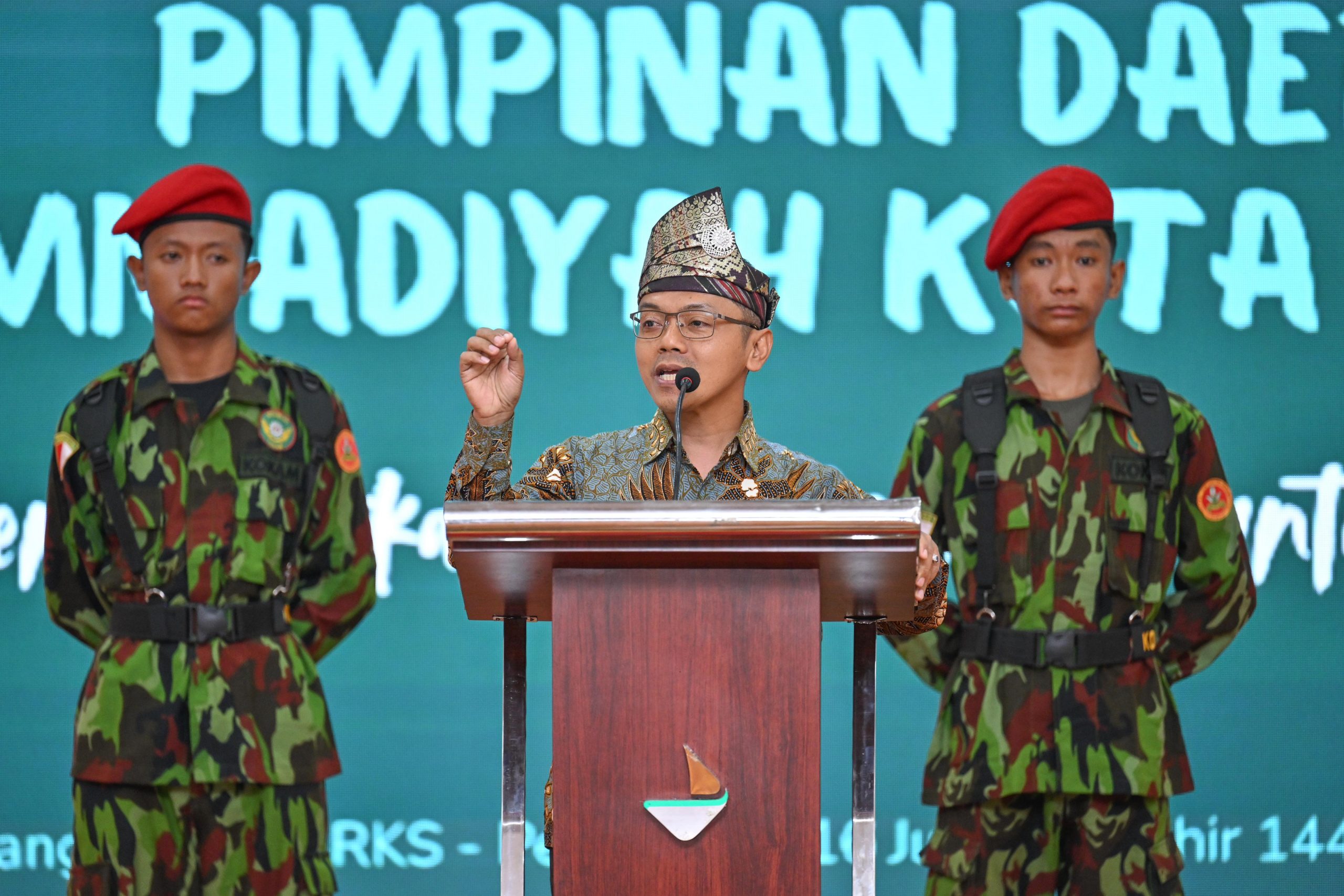 Wamendikdasmen Fajar Riza Ul Haq menghadiri Resepsi Milad ke-112 Muhammadiyah di Riau, Rabu (18/12/2024). (Foto:IST)