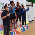 Anggota Fraksi PKS DPRD Kota Surabaya, Faris Abidin (kiri) berfoto bersama para peraih medali cabor ASTA di FORDA II Jatim. (Foto:IST)