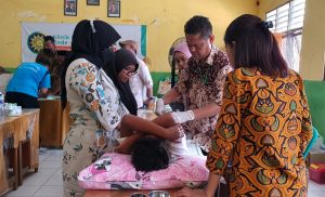 Sunatan Massal Warnai Milad Muhammadiyah ke-112 di Kupang