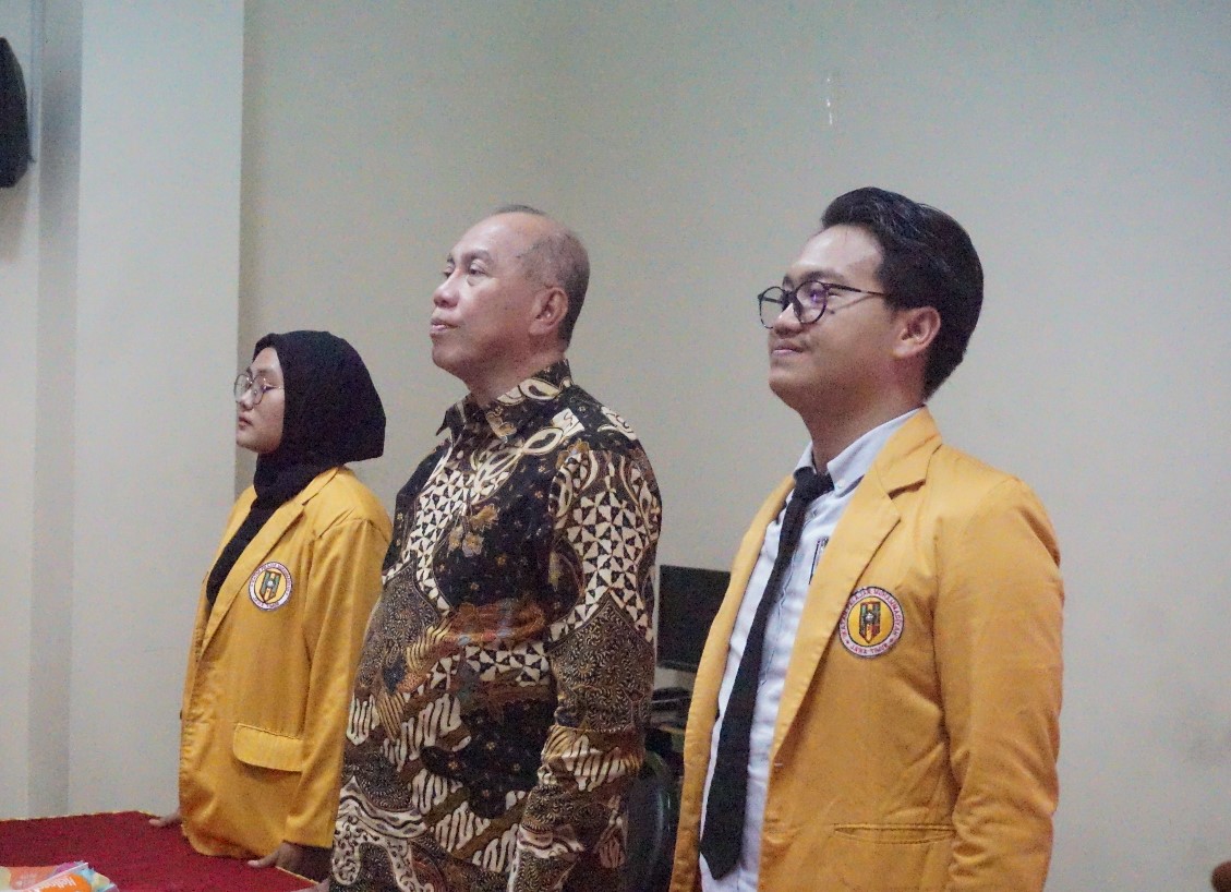 Ketua PWM IPM Jatim, Hengki Pradana (kanan), bersama Ketua PWM Jatim Dr dr Sukadiono, yang kini dilantik sebagai Deputi di Kemenko PMK RI. (Foto:IST)