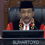 Ketua MK, Suhartoyo, saat sidang pleno khusus penyampaian laporan tahunan dan pembukaan masa persidangan MK 2025 di Gedung MK, Jakarta, Kamis (2/1/2025). (Foto:IST)