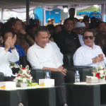 Menteri Pertanian Andi Amran Sulaiman (dua dari kanan), saat menghadiri Peringatan Hari Desa di Subang, Selasa (14/1/2025). (Foto:Tangkapan layar/ Ubay)