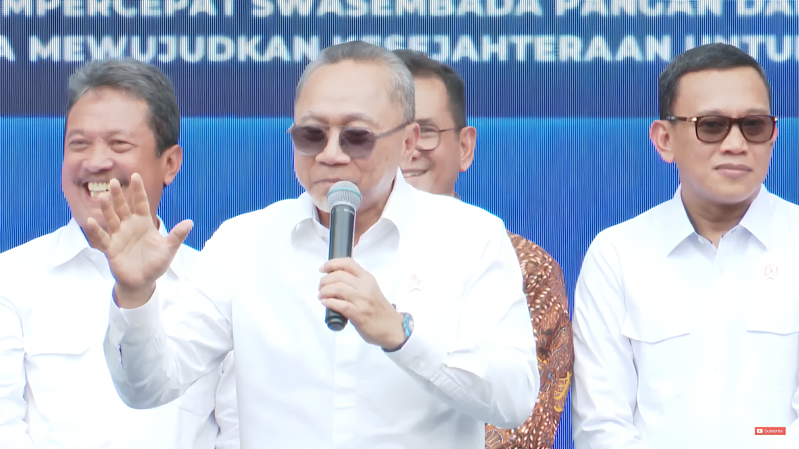 Menko Bidang Pangan, Zulkifli Hasan (Zulhas), saat menghadiri Peringatan Hari Desa di Subang, Jawa Barat pada Selasa (14/1/2025). (Foto:Tangkapan layar/ Ubay)