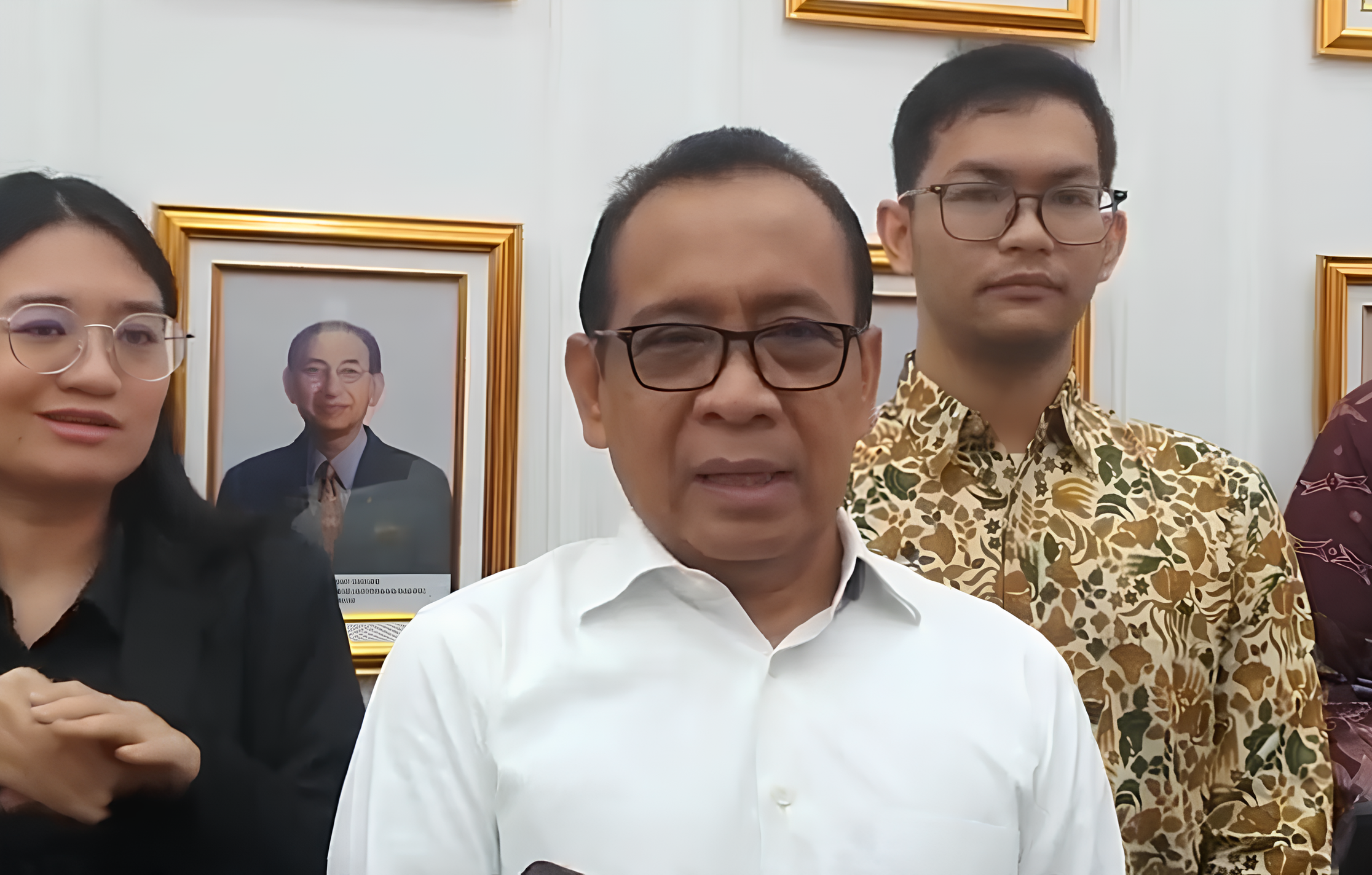 Menko PMK, Pratikno, saat di kompleks Kantor Kemenko PMK, Jakarta, Senin (20/1/2025). (Foto:Tangkapan layar/Ubay)