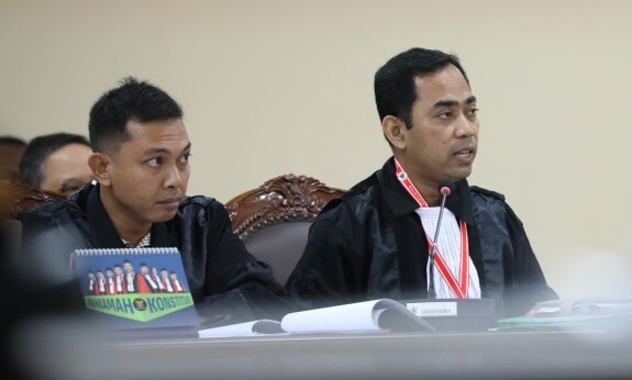 Khuasa Hukum Risma-Gus Hans, Tri Wiyono Susilo, saat sidang perdana sengketa Pilkada di Gedung MK, Rabu (8/1/2025). (Foto:MK)