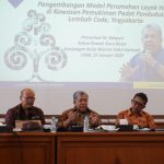 Wamen PKP, Fahri Hamzah (tengah), saat di UGM, Selasa (28/1/2025). (Foto:IST)