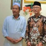 Anggota DPRD Provinsi Jawa Timur Suli Da'im (kanan) bersama Pimpinan Ponpes Tremas Pacitan KH Fuad Habib Dimyathi. (Foto: IST)