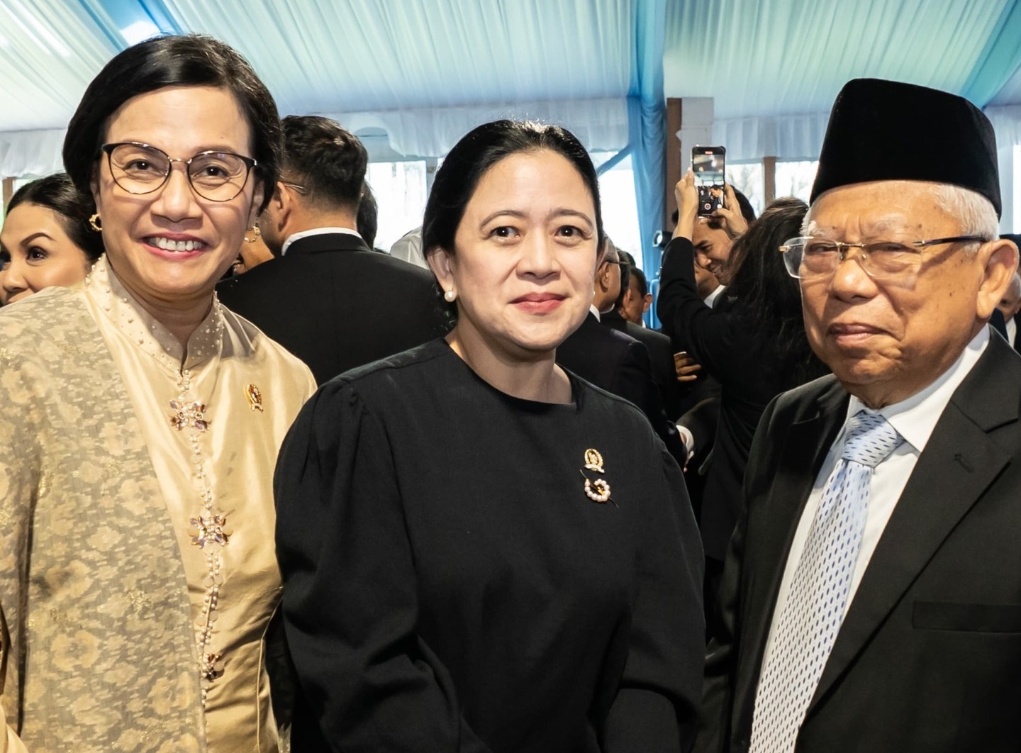 Ketua DPR RI Puan Maharani (tengah), bersama Menteri Keuangan Sri Mulyani Indrawati (kiri) dan mantan Wakil Presiden RI KH Ma'ruf Amin, saat menghadiri peluncuran BPI Danantara di Istana Kepresidenan, Jakarta, Senin (24/2/2025). (Foto: IST)