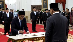 Brian Yuliarto Resmi Dilantik sebagai Mendikti Saintek, Siapa Dia?