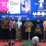Prof Sudarnoto Abdul Hakim saat peluncuran tiga buku terbarunya di Uhamka, Jakarta, Senin (3/2/2025). (Foto: Uhamka)