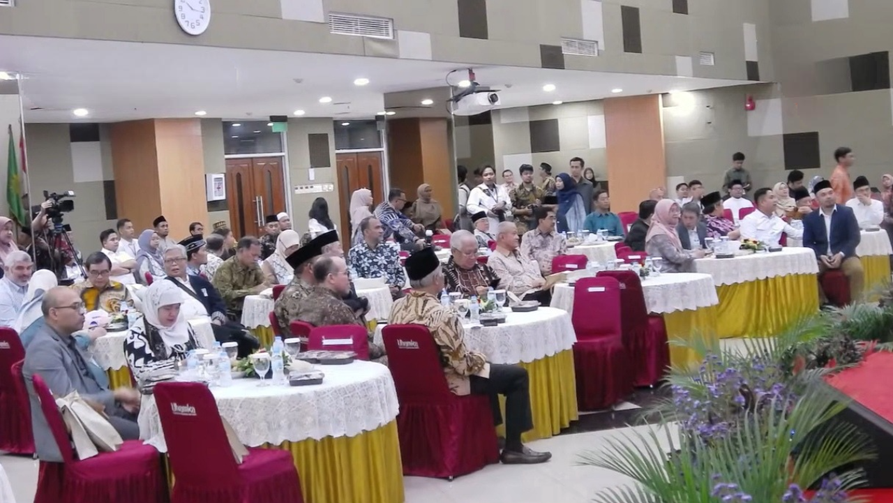 Suasana launching tiga buku baru karya Prof Sudarnoto Abdul Hakim di Uhamka, Jakarta, Senin (3/2/2025). (Foto: Uhamka)