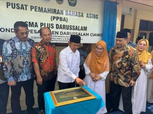 Resmikan Pusat Pemahiran Bahasa Asing SMA Plus Darussalam Ciamis, Wamendikdasmen Nostalgia Zaman Nyantri