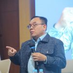 Waketum PAN yang juga Ketua Komisi VII DPR RI, Saleh Partaonan Daulay, saat menjadi salah satu narasumber dalam sesi Diskusi Panel pada Rakerwil II LHKP PWM Jatim, Ahad (16/2/2025). (Foto:Aan)