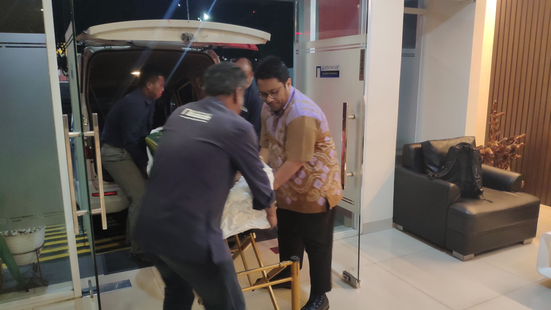 Jenazah PMI Banyuwangi Korban Kebakaran di Turki Tiba di Indonesia