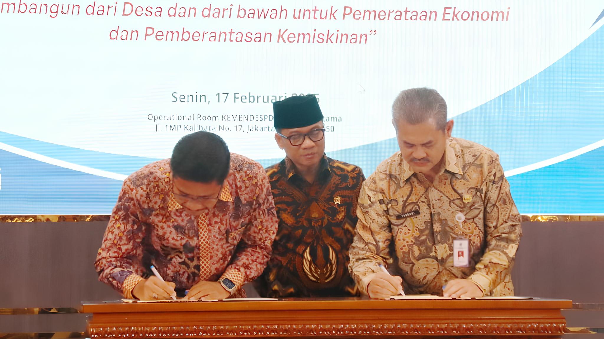 Penandatanganan MoU antara Kemenag dan Kemendes-PDT, Senin (17/2/2025). (Foto: Kemenag RI)