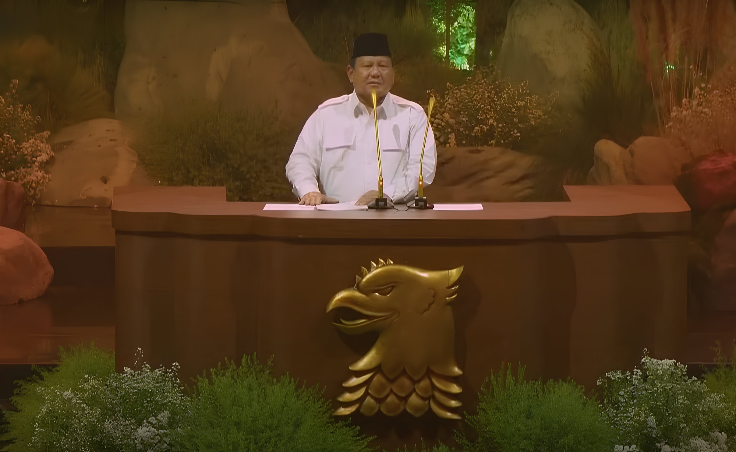 Presiden RI sekaligus Ketua Umum Partai Gerindra, Prabowo Subianto, saat menyampaikan sambutan dalam peringatan HUT Ke-17 Partai Gerindra di Sentul, Jawa Barat, Sabtu (15/2/2025). (Foto: Tangkapan layar/ Ubay)