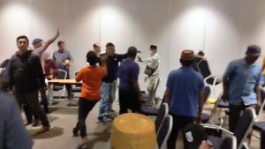 Sosialisasi AMDAL Surabaya Waterfront Land Ricuh, Warga Pesisir Ditolak Hadir