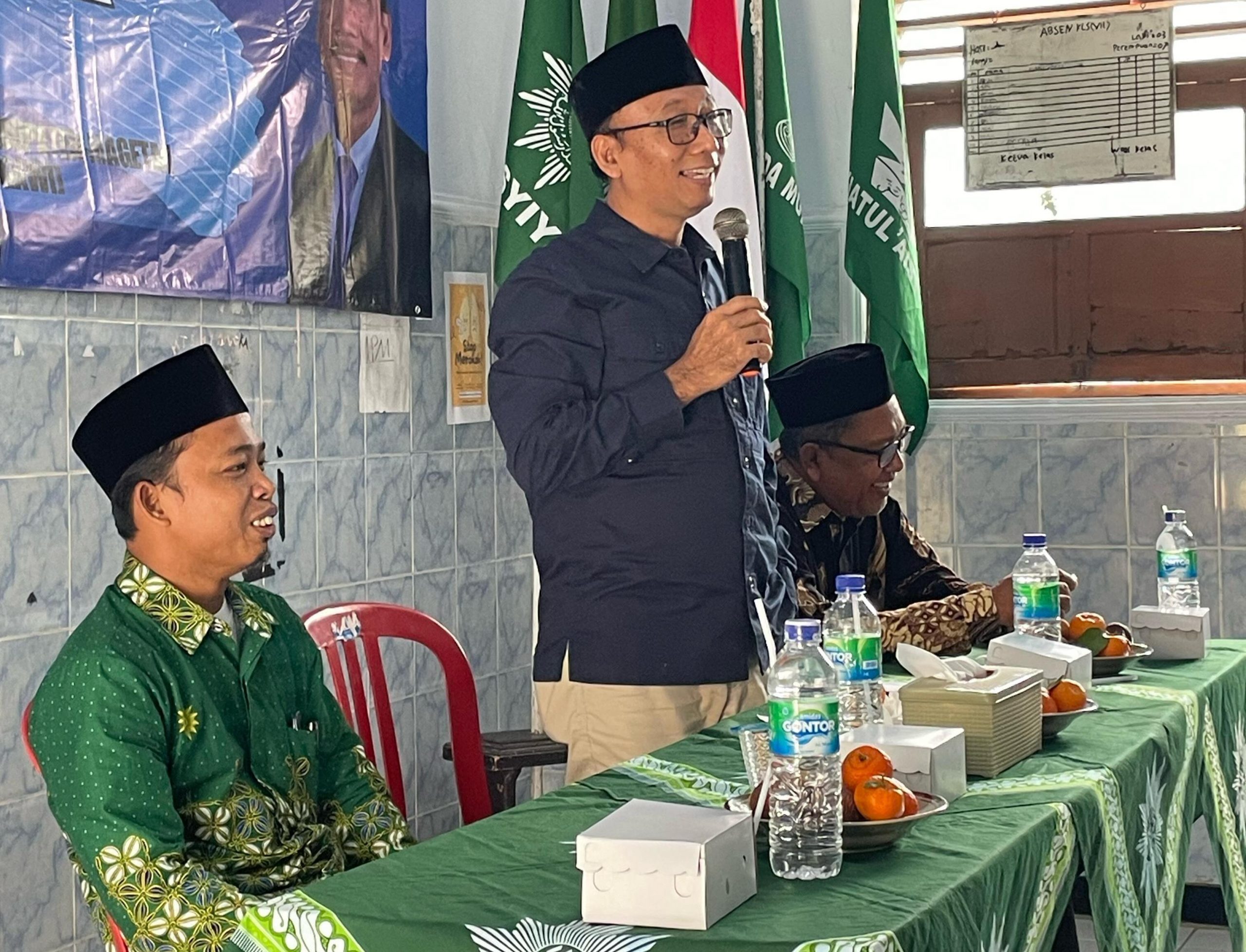 Anggota Komisi E DPRD Provinsi Jawa Timur, Suli Da'im, melakukan serap aspirasi dalam rangka reses I tahun 2025 di PCM Bungkal, Ponorogo, Selasa (25/2/2025). (Foto: IST)