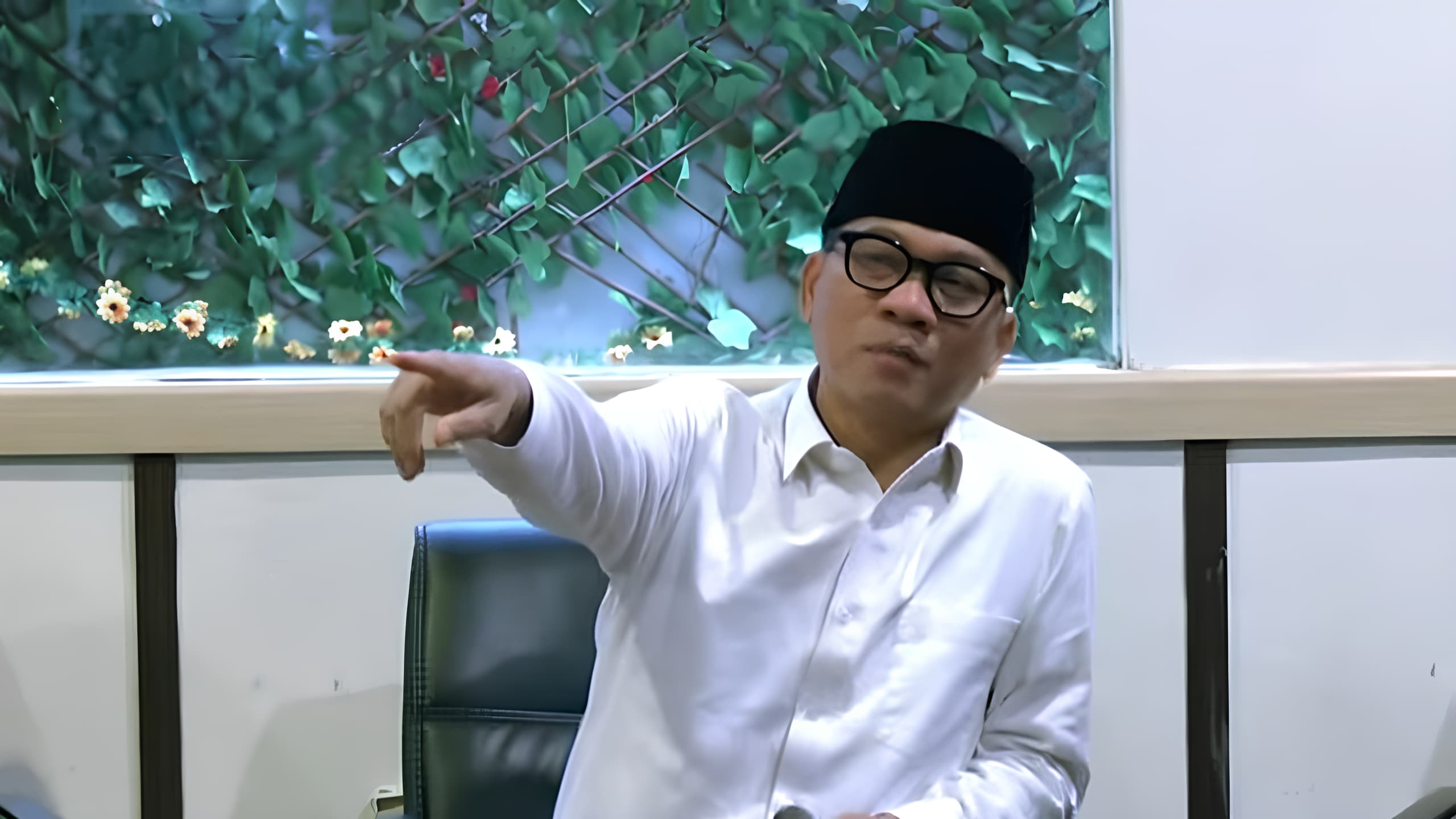 Mendes-PDT Yandri Susanto membeberkan sejumlah fakta lapangan terkait Pilkada Kabupaten Serang yang oleh MK diputuskan untuk PSU. (Foto: Tangkapan layar/ Ubay)