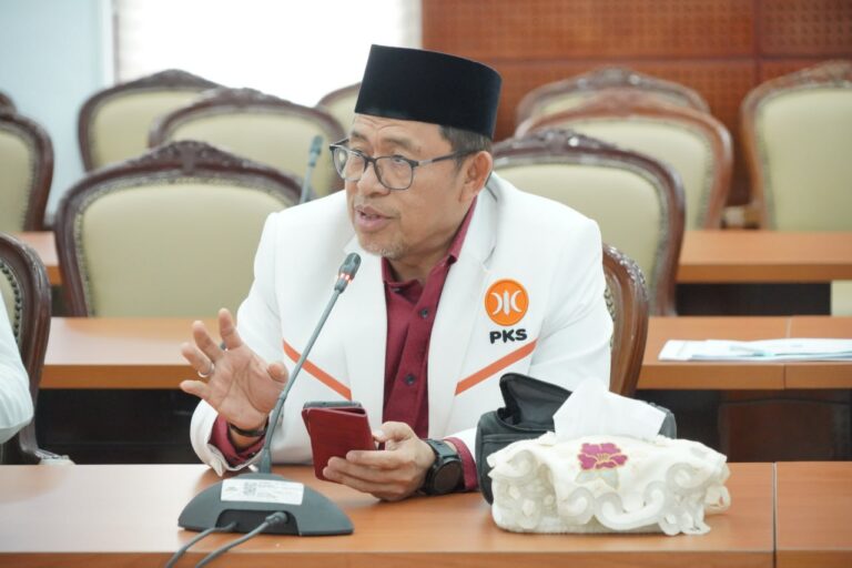 Wakil Ketua Komisi I DPR RI dari Fraksi PKS, Ahmad Heryawan alias Aher. (Foto: Dok. PKS)