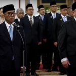 Prof Brian Yuliarto (kiri) dilantik sebagai Menteri Pendidikan Tinggi, Sains, dan Teknologi (Mendikti Saintek) RI, menggantikan Prof Satryo Soemantri Brodjonegoro. (Foto: Tangkapan layar/ Ubay)