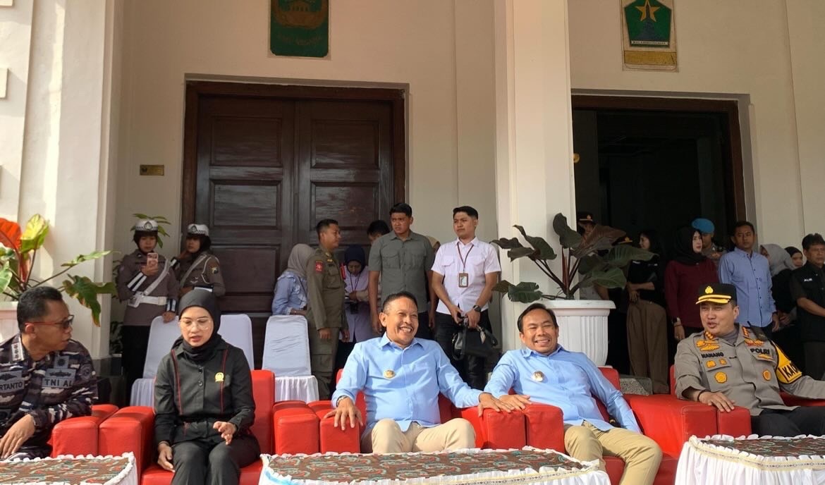 Wali Kota dan Wakil Wali Kota Malang, Wahyu Hidayat dan Ali Muthohirin, saat menghadiri apel gelar pasukan dan Deklarasi Cipta Kondisi, Sabtu (1/3/2025). (Foto: IST)