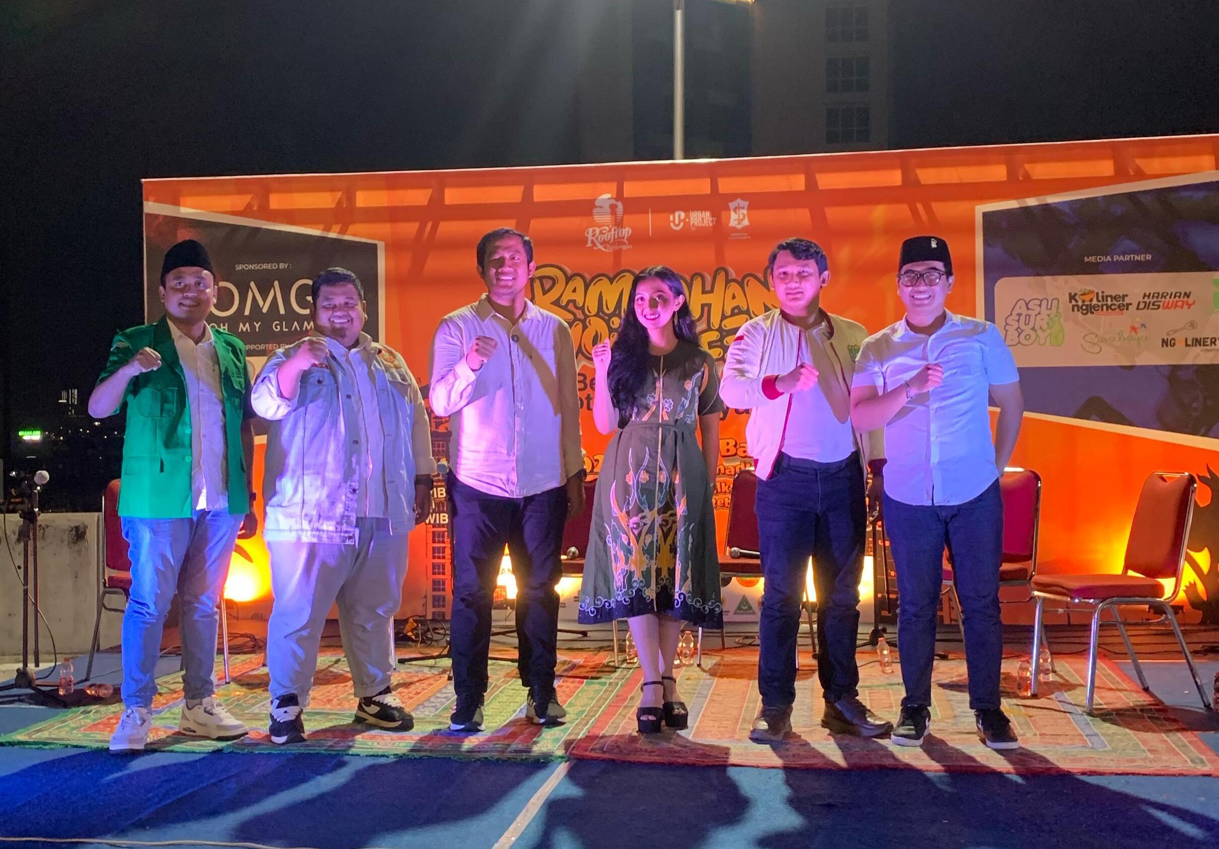 Para tokoh pemuda Kota Surabaya dalam talkshow bertajuk Ramadhan Youth Talks: Meningkatkan Peran Pemuda dalam Pembangunan Kota Surabaya, Senin (10/3/2025). (Foto: Alfi)