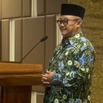 Mendikdasmen RI, Prof Abdul Mu'ti, menyampaikan tausiyah dalam Pesantren Marjinal Karomah, Ahad (16/3/2025). (Foto: Arif An)