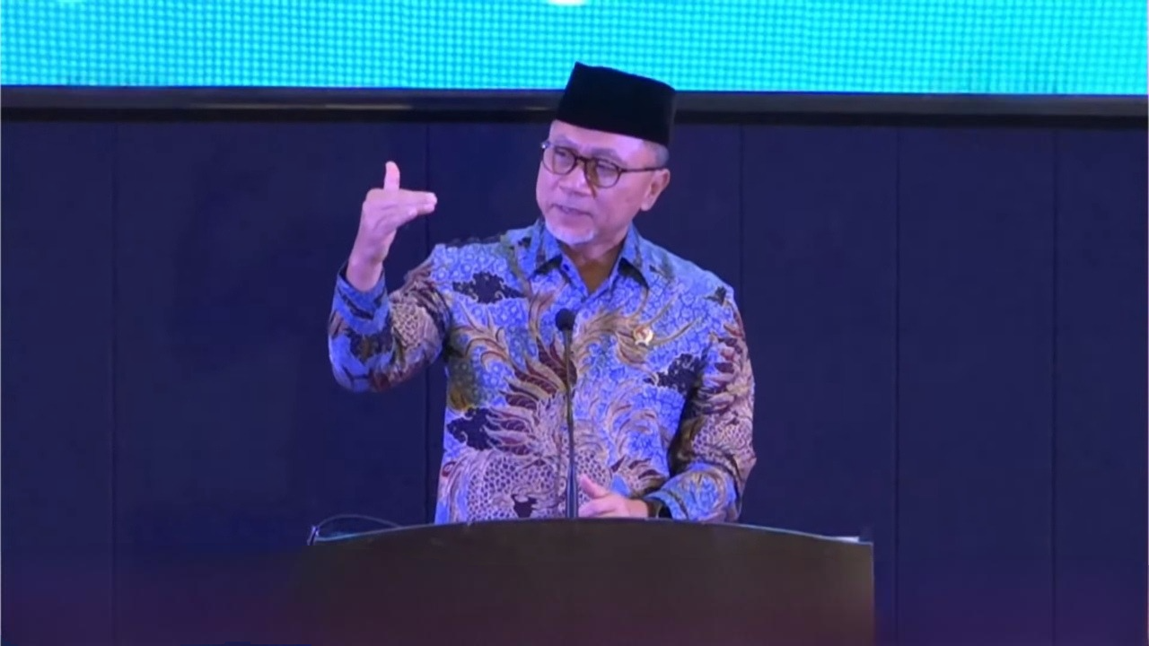 Menko Bidang Pangan, Zulkifli Hasan (Zulhas), menyampaikan sambutan dalam Pembukaan Pengajian Ramadan PP Muhammadiyah di UMJ, Kamis (6/3/2025). (Foto: Ubay NA)