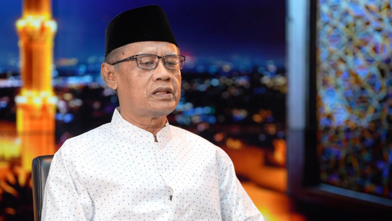 Ketua Umum PP Muhammadiyah, Prof Haedar Nashir, menyampaikan konsep mindful fasting, dalam video yang diunggah di kanal YouTube Muhammadiyah Channel, Jumat (7/3/2025). (Foto: Tangkapan layar/ Ubay)