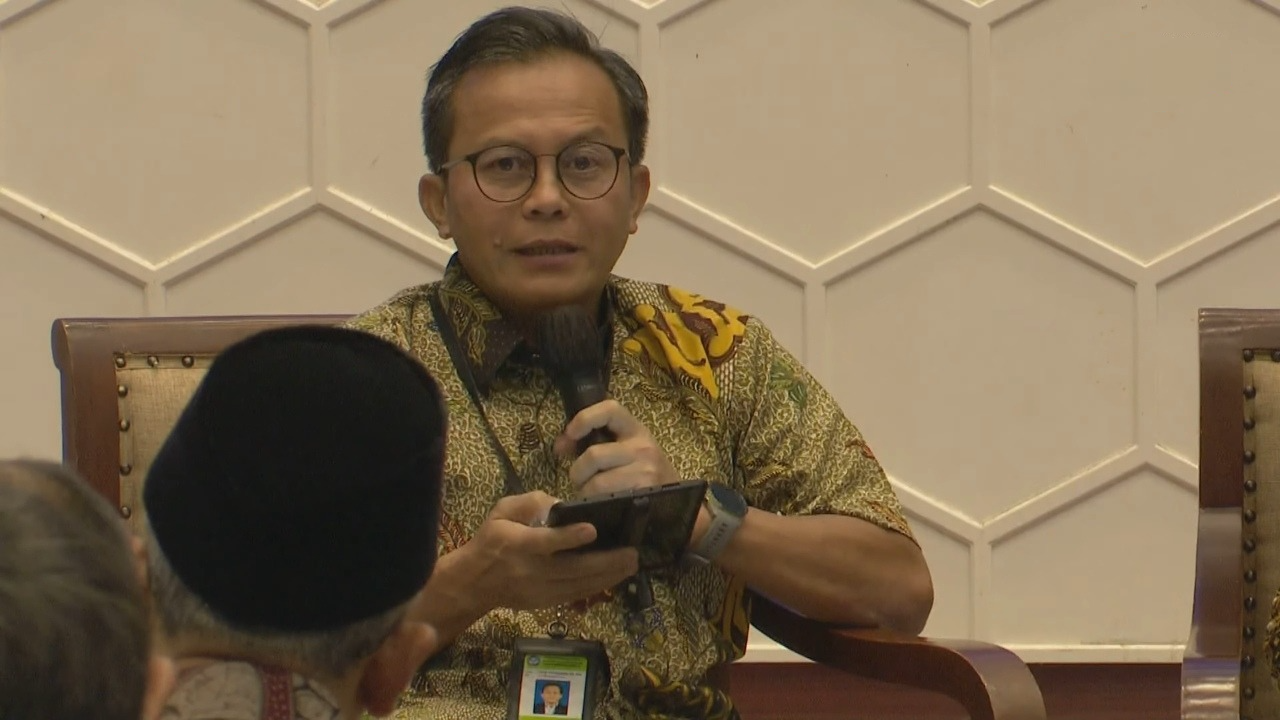 Plt Kepala Badan Standar, Kurikulum, dan Asesmen Pendidikan Toni Toharudin, saat memaparkan Rapor Pendidikan tahun 2022-2024 dalam Taklimat Media, Selasa (18/3/2025). (Foto: Ubay NA)