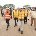 Ketua PP Muhammadiyah yang juga Penasihat Khusus Presiden Bidang Haji, Prof Dr Muhadjir Effendy MAP, meninjau progress pembangunan venue untuk Muktamar ke-47 Muhammadiyah dan Aisyiyah tahun 2027 mendatang di UMSU, Sabtu (22/3/2025). (Foto: Humas UMSU)