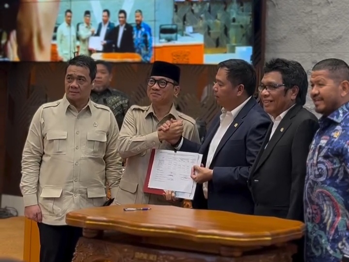 Rapat Kerja Komisi V DPR RI bersama Menteri Desa dan Pembangunan Daerah Tertinggal (Mendes-PDT) Yandri Susanto, Rabu (12/3/2025). (Foto: Ubay NA)