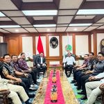 Jajaran pengurus PP Pemuda Muhammadiyah melakukan audiensi dengan Menhut Raja Juli Antoni, Senin (17/3/2025). (Foto: IST)