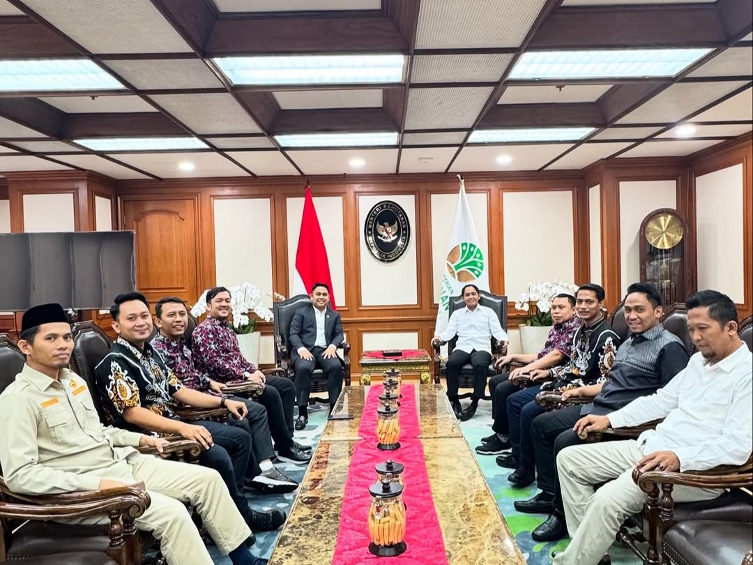 Jajaran pengurus PP Pemuda Muhammadiyah melakukan audiensi dengan Menhut Raja Juli Antoni, Senin (17/3/2025). (Foto: IST)